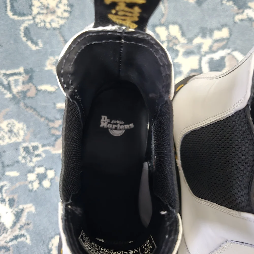 Dr. Martens 2976 Smooth Leather Platform Chelsea Boots - Picture 6 of 9